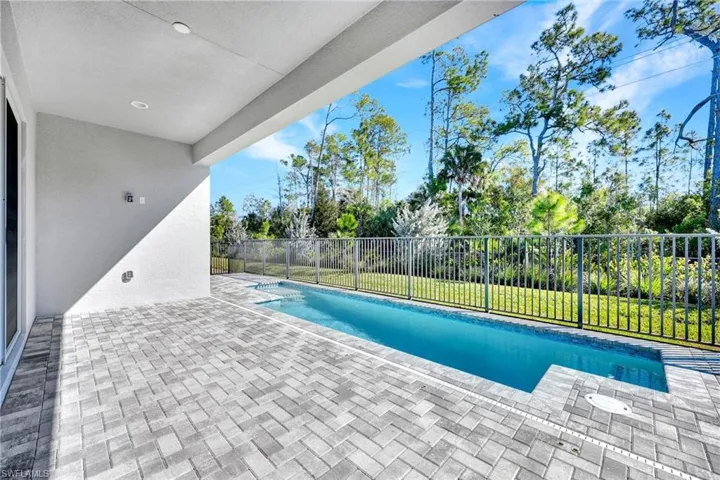 2440  Cambridge  WAY, Naples, FL 34112