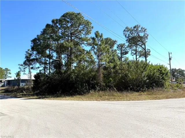 715 Bedford Dr, Lehigh Acres, Florida 33974