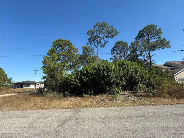 715 Bedford Dr, Lehigh Acres, Florida 33974