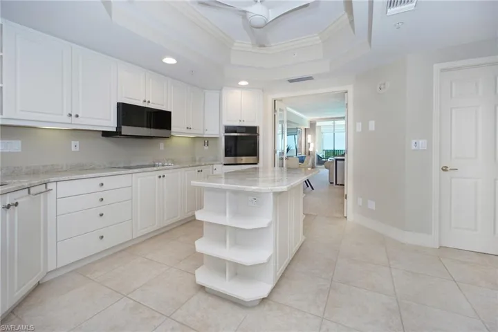 435 Dockside Dr B803, Naples, Florida 34110