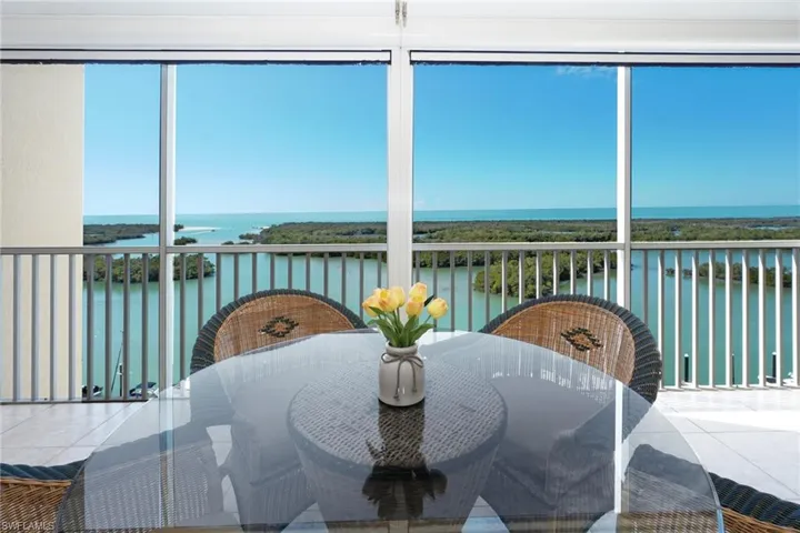 435 Dockside Dr B803, Naples, Florida 34110