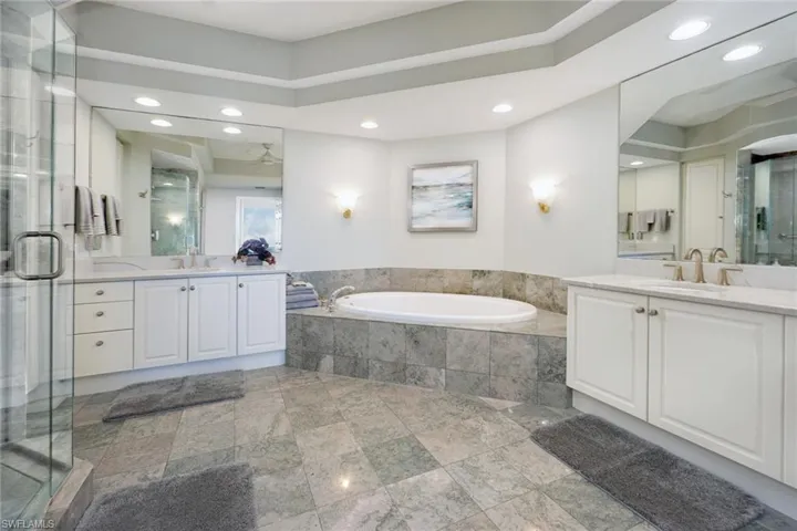 435 Dockside Dr B803, Naples, Florida 34110