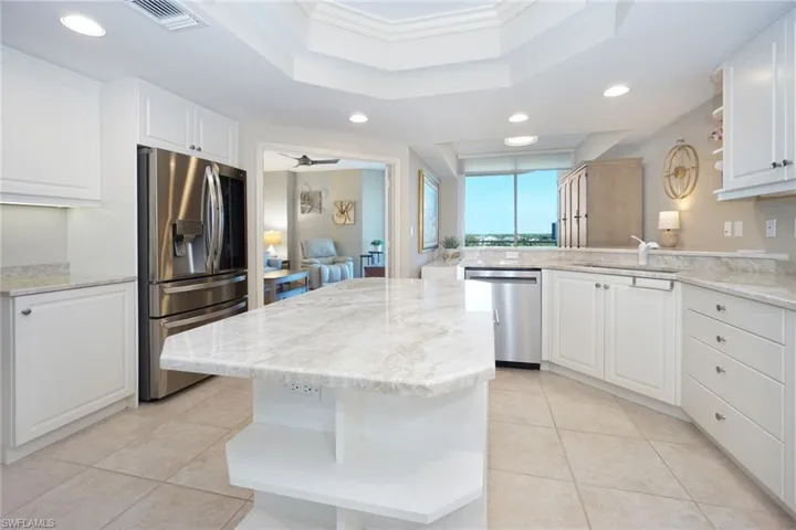 435 Dockside Dr B803, Naples, Florida 34110