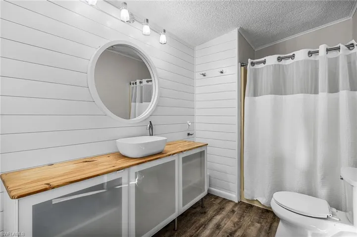 ensuite master bsthroom