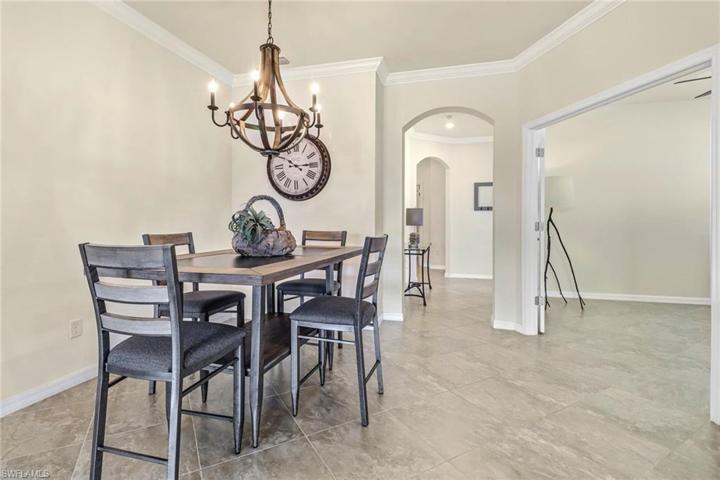 dining off kitchen