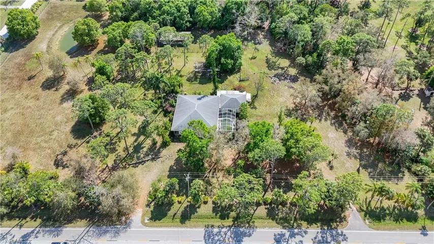 Birds eye view of property