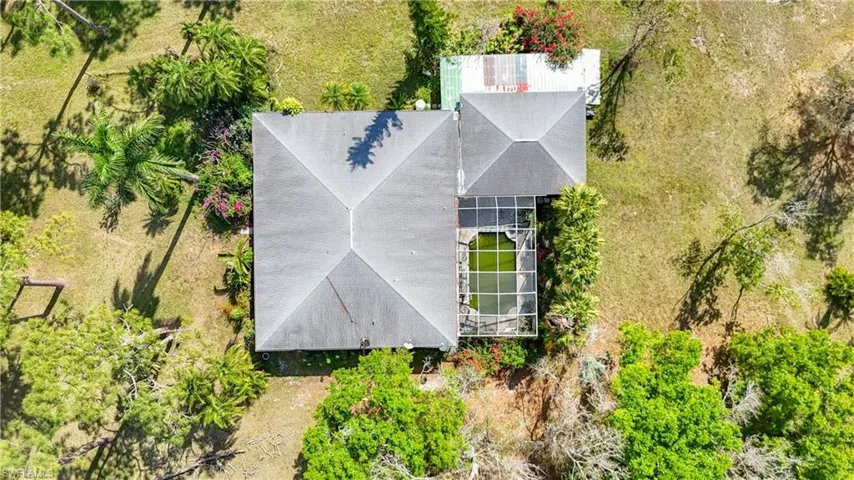 Birds eye view of property