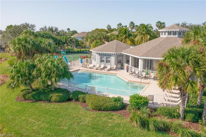 Community Pool & Clubhouse