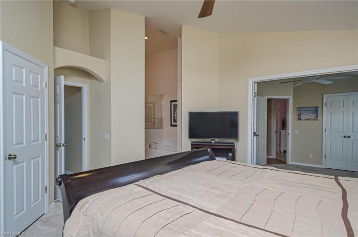 Master bedroom has walk in closet, en suite bath and open to fourth bedroom/den.