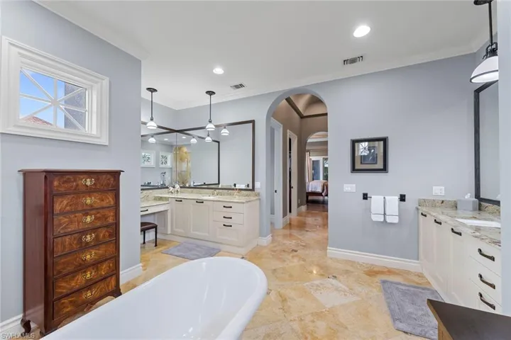 5031 Groveland Ter, Naples, Florida 34119