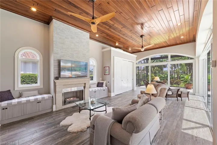 5031 Groveland Ter, Naples, Florida 34119