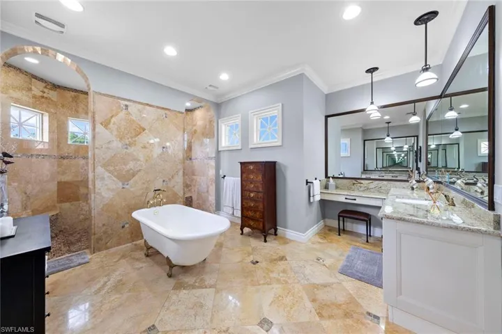 5031 Groveland Ter, Naples, Florida 34119
