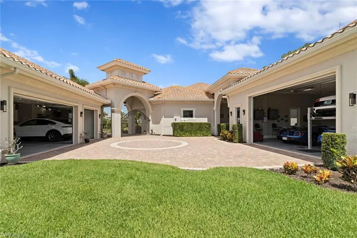 5031 Groveland Ter, Naples, Florida 34119