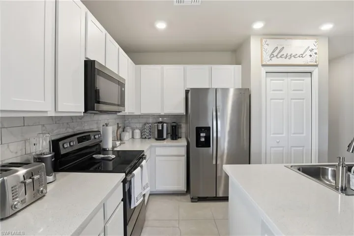 15388  Wildflower  CIR, Naples, FL 34119