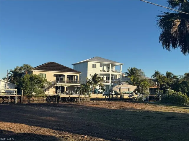 1292  Venetian  WAY, Naples, FL 34110