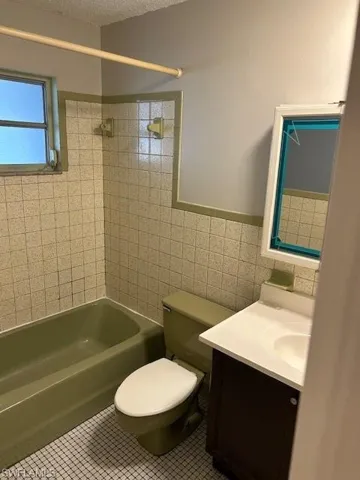 1175 Laurel Dr, North Fort Myers, Florida 33917