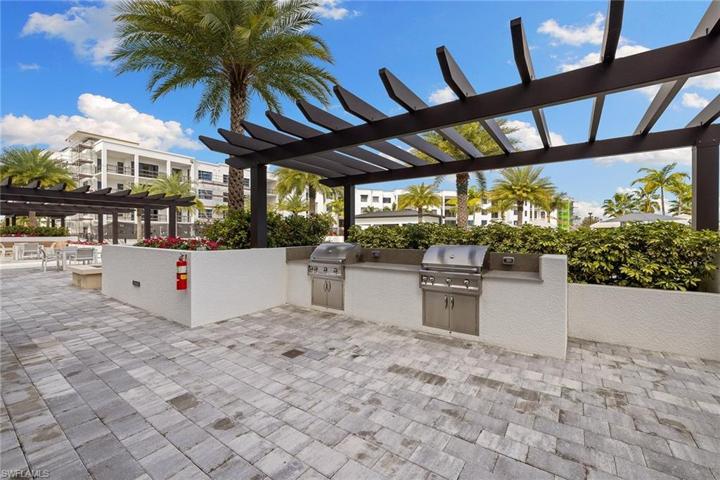 1125 Central AVE # 570, NAPLES FL 34102