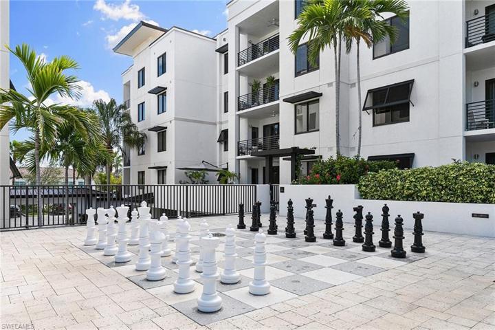 1125 Central AVE # 570, NAPLES FL 34102