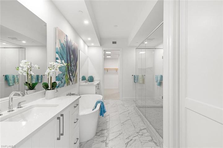 1125 Central AVE # 570, NAPLES FL 34102