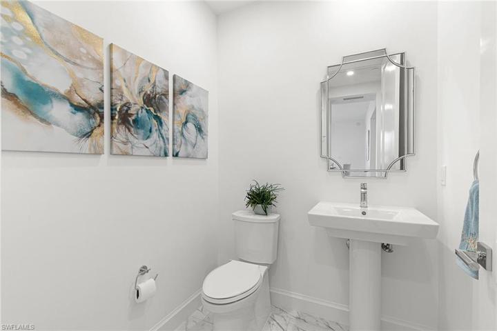 1125 Central AVE # 570, NAPLES FL 34102