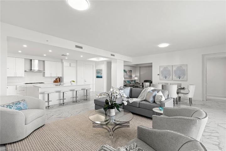 1125 Central AVE # 570, NAPLES FL 34102