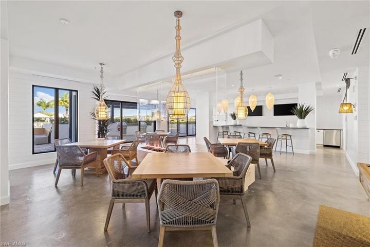 1125 Central AVE # 570, NAPLES FL 34102