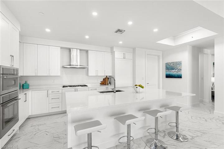 1125 Central AVE # 570, NAPLES FL 34102
