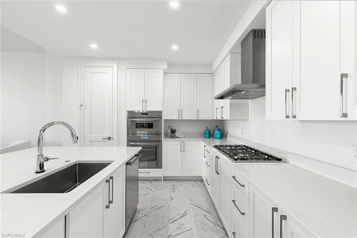 1125 Central AVE # 570, NAPLES FL 34102