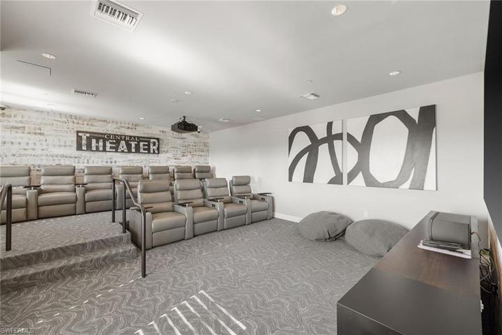 1125 Central AVE # 570, NAPLES FL 34102