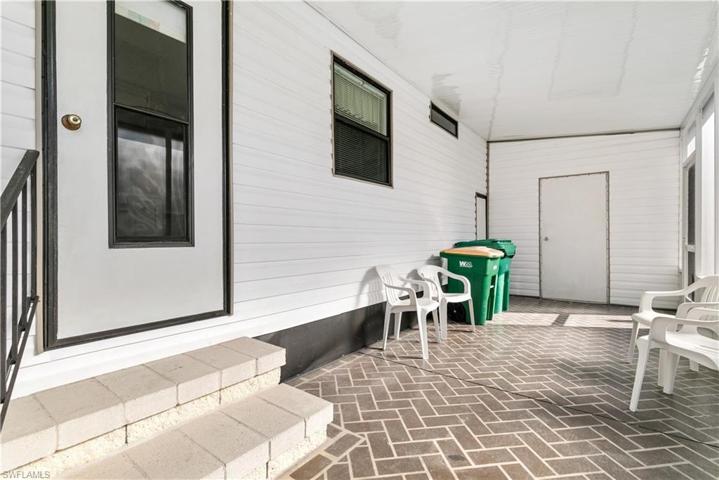 Large screened lanai