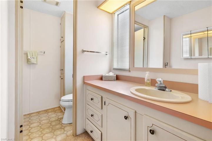Separate Shower room