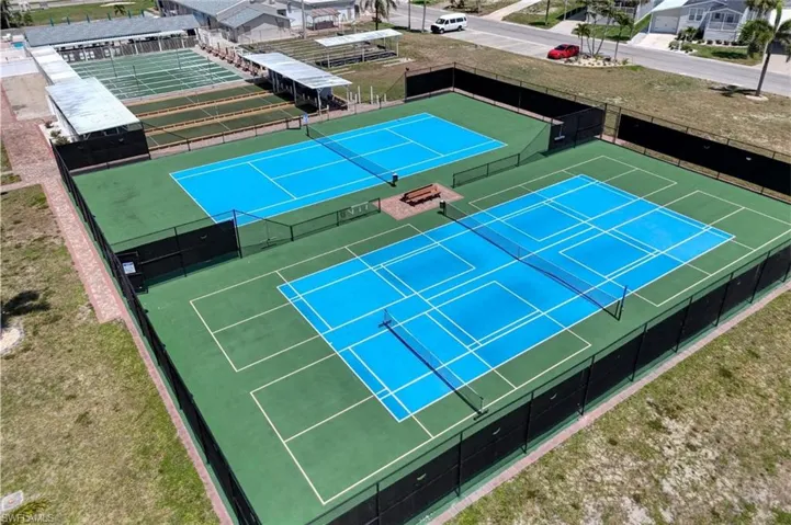 Who plays pickleball