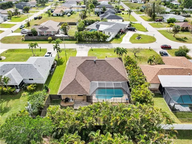 Bird's eye view with a residential view