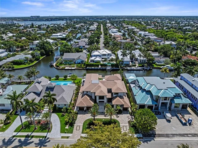 1707  3rd S ST, Naples, FL 34102