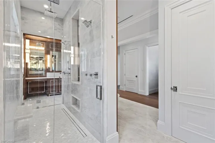1707  3rd S ST, Naples, FL 34102