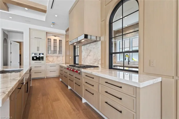 1707  3rd S ST, Naples, FL 34102