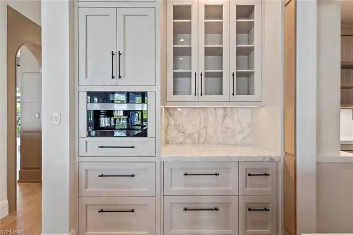 1707  3rd S ST, Naples, FL 34102