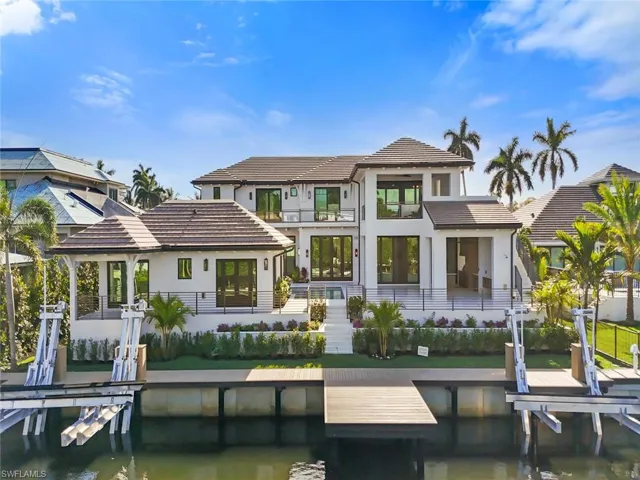 1707  3rd S ST, Naples, FL 34102