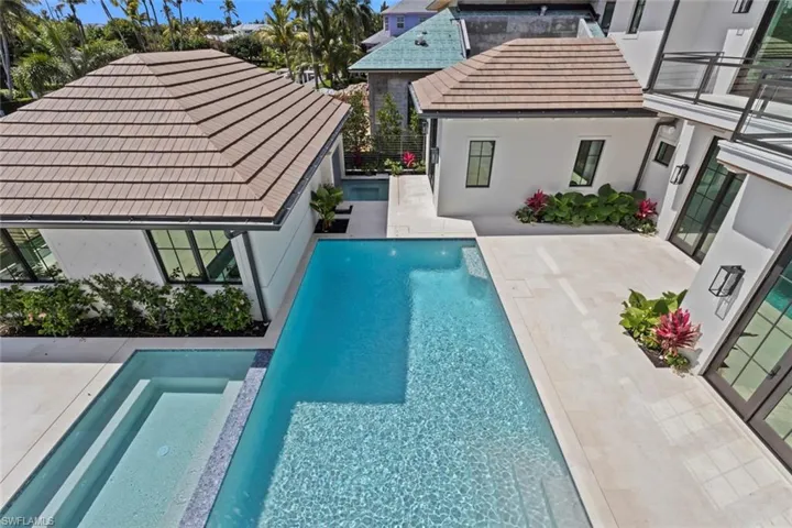 1707  3rd S ST, Naples, FL 34102