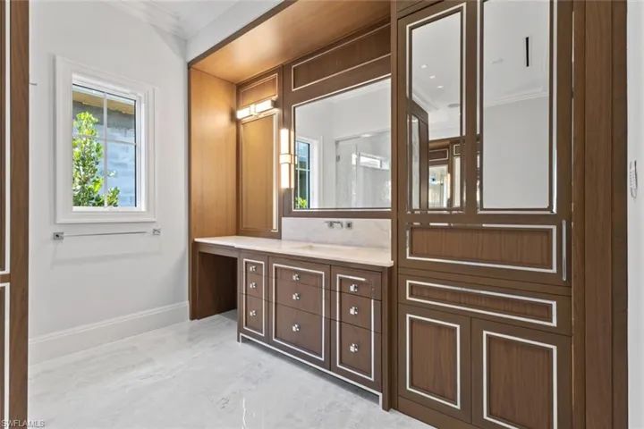 1707  3rd S ST, Naples, FL 34102