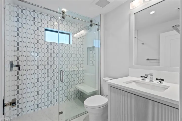 1707  3rd S ST, Naples, FL 34102