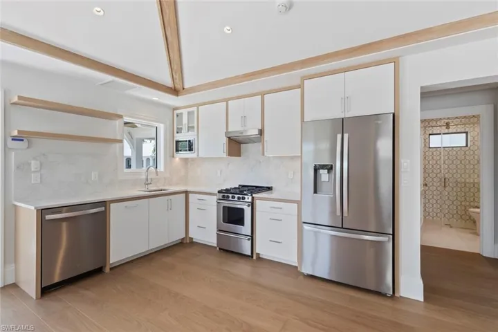 1707  3rd S ST, Naples, FL 34102