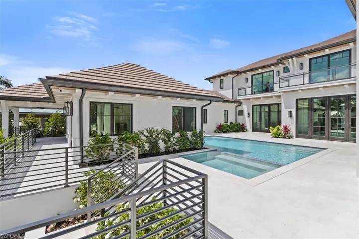 1707  3rd S ST, Naples, FL 34102