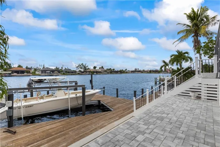 Your gateway to the Gulf—this dock offers seamless access to the open water and breathtaking sunsets.