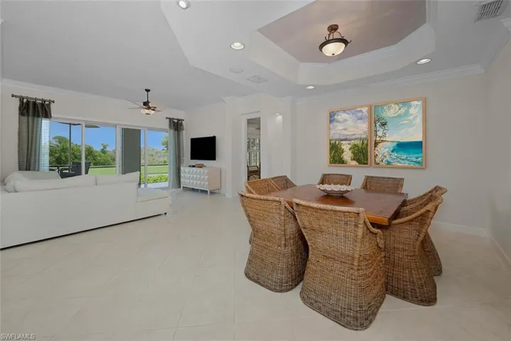 Dining room can host a nice large dinner party!