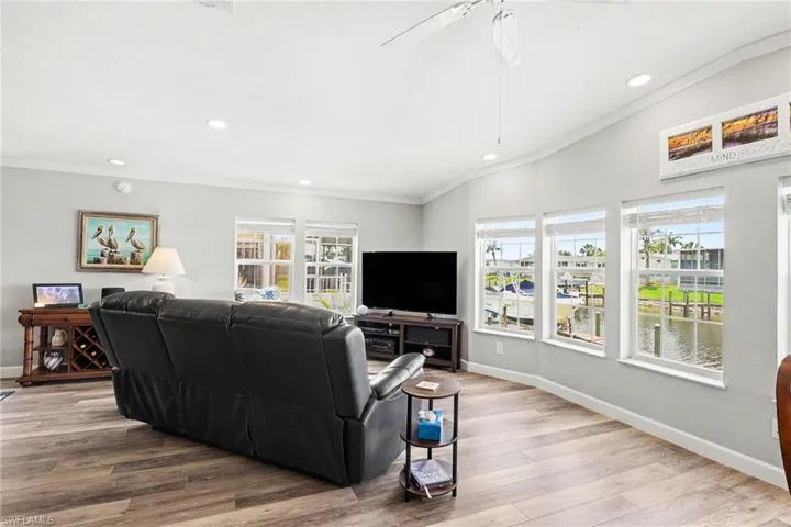 17550 Canal Cove Ct, Fort Myers Beach, Florida 33931