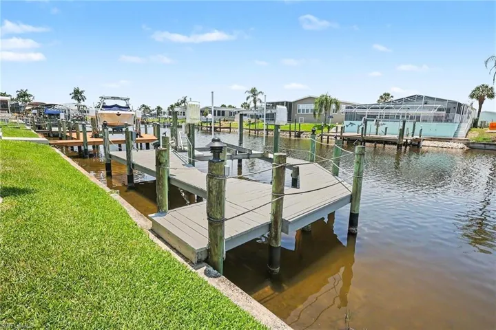 17550 Canal Cove Ct, Fort Myers Beach, Florida 33931