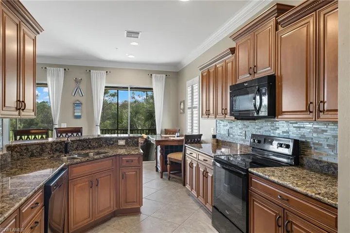 10341  Glastonbury  CIR, Fort Myers, FL 33913