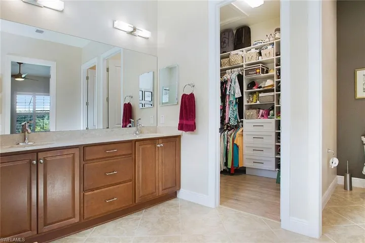 1382  Petone  CT, Naples, FL 34113