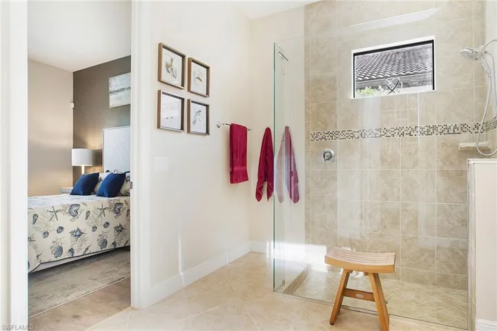1382  Petone  CT, Naples, FL 34113